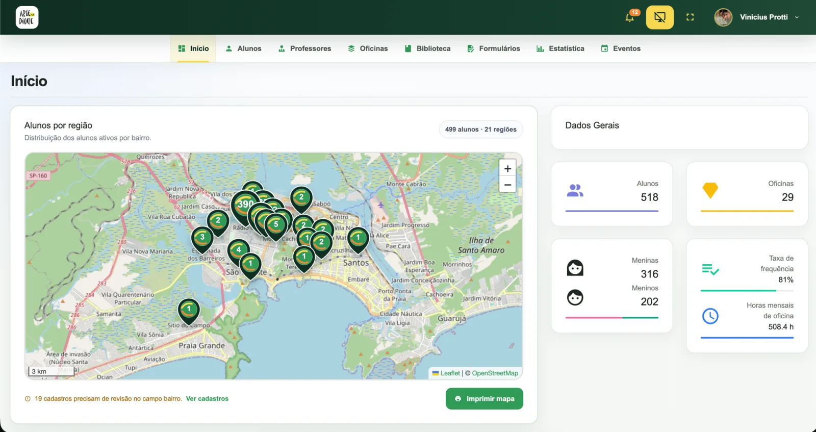 Portal do Aluno — dashboard de turmas e frequência, com mapa de alunos por região e totais de alunos, oficinas e horas